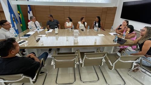 Ibirataia: Prefeito Sandro Futuca se reúne com representantes da APLB para fortalecer a educação em Ibirataia