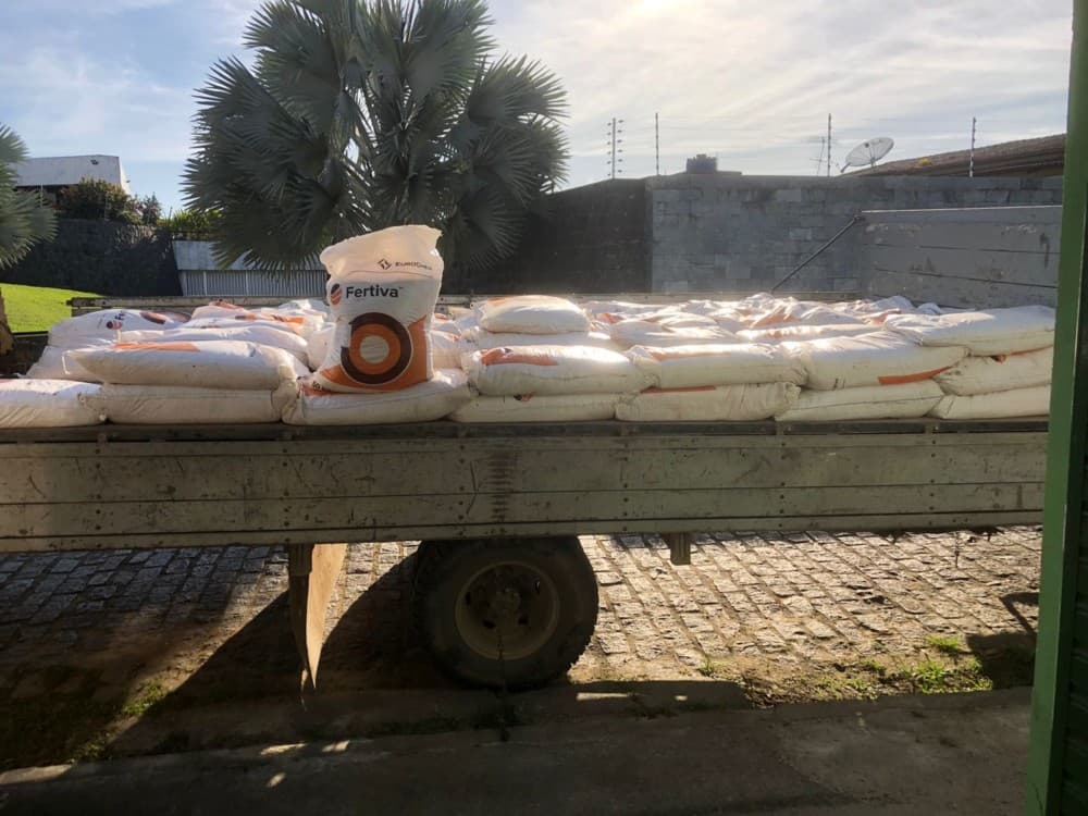 Ibirataia: Programa Agricultura Forte viabiliza aquisição de adubos para agricultores
