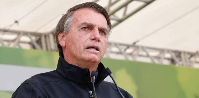 Bolsonaro diz que ‘chora no banheiro’ por problemas no governo: ‘E minha esposa acha que sou machão’