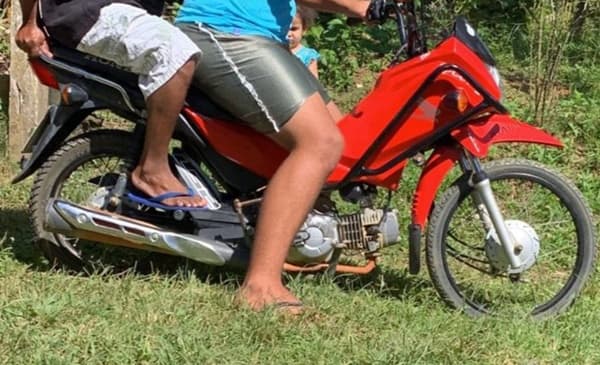 Ibirataia: Moto é tomada de assalto no ladeirão da Região de Santa Rita próximo ao Distrito de Algodão
