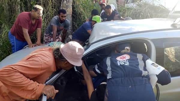 Turbulência na Região da Santa Rita: Jovens Sofrem Ferimentos Após Acidente de Carro em Zona Rural de Ibirataia"