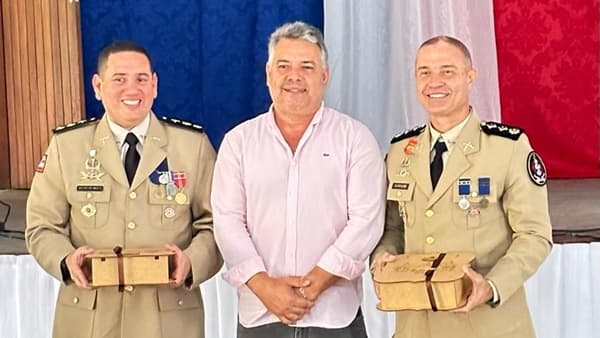 Ibirataia: Secretário de Governo marca presença em solenidade de transferência do comando da 55ª CIPM