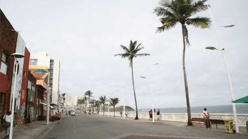 CCJ do Senado deve votar PEC que permite venda de terrenos da União na beira da praia