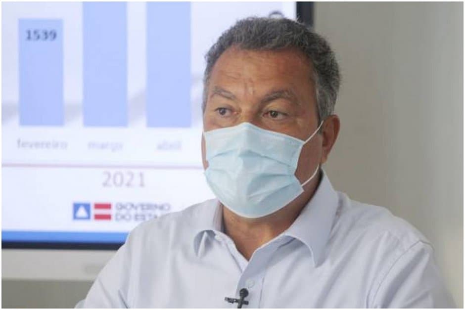 'Minhas filhas serão vacinadas porque acredito na ciência', diz Rui Costa