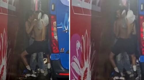Casal é flagrado aos beijos e amassos entre trio e camarote durante o Carnaval de Salvador