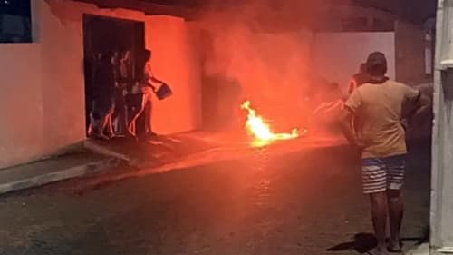 Carro do prefeito na Bahia é incendiado durante a madrugada