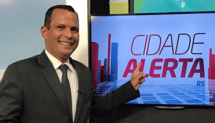Ex-apresentador da TV Record é encontrado morto dentro de casa