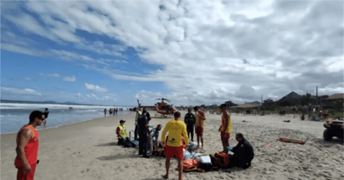 Homem morre afogado ao tentar salvar duas pessoas em praia de SC