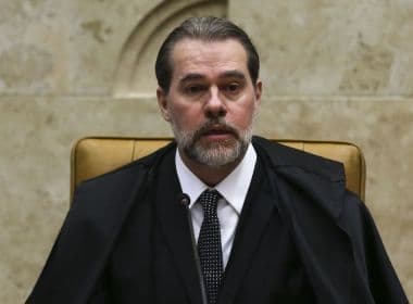 Toffoli arquiva duas notícias-crime contra Guedes por empresa no exterior