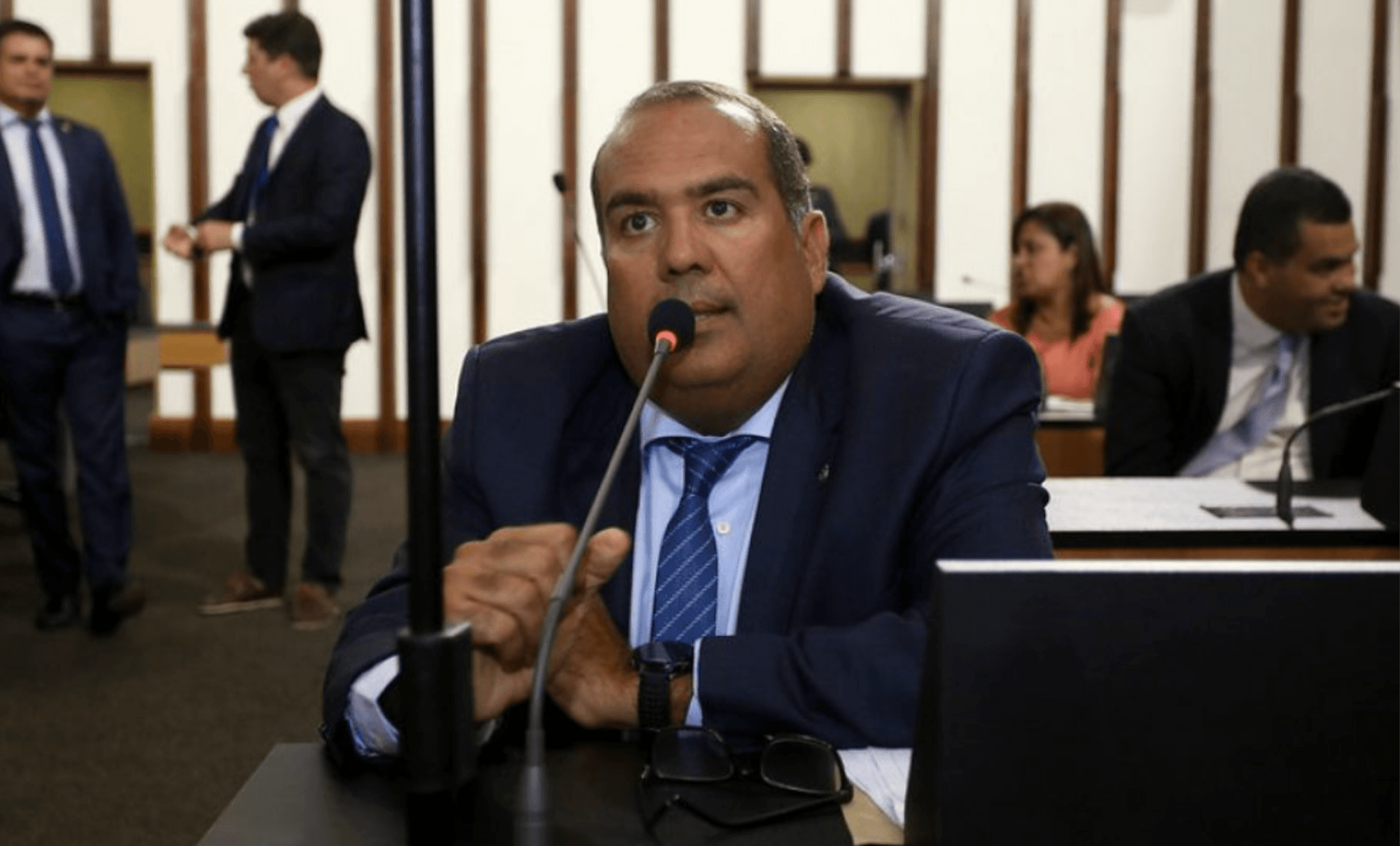 Sandro Régis critica segurança pública após homicídio no Porto da Barra
