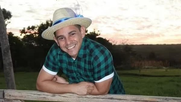 Professor é assassinado por alunos e corpo é jogado de penhasco