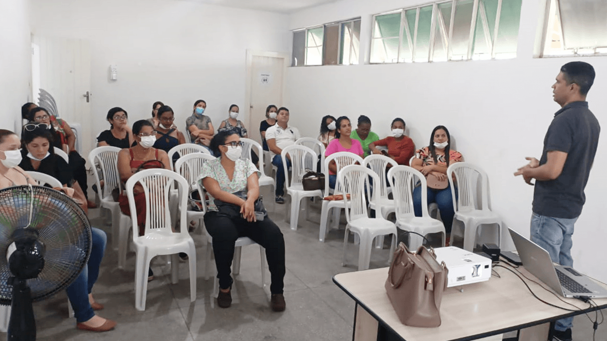 Ibirataia: Treinamento com Recepcionistas e Enfermeiras das Unidades de Saúde