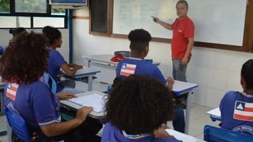 Professores da Bahia podem ter direito ampliado para acumular cargos