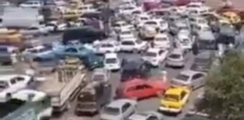 Afeganistão: Moradores tentam fugir para o aeroporto após chegada do Talibã ao poder