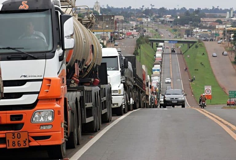 Caminhoneiros avaliam eventual paralisação a partir do próximo domingo