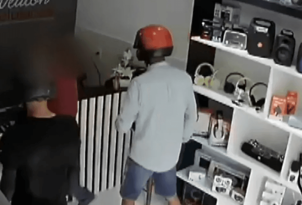 Polícia interrompe assalto a loja de tecnologia no interior da Bahia; assista o vídeo