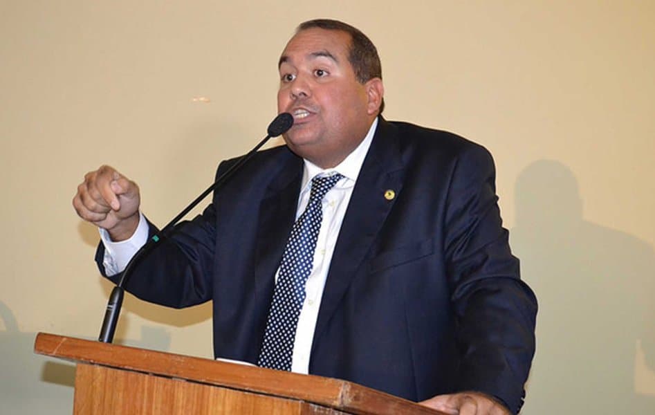 “Bahia vive pandemia da Covid-19 e da violência”, diz Sandro Régis