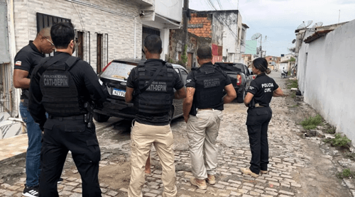 Homem é preso na Bahia suspeito de vender imagens pornográficas de crianças e adolescentes na internet