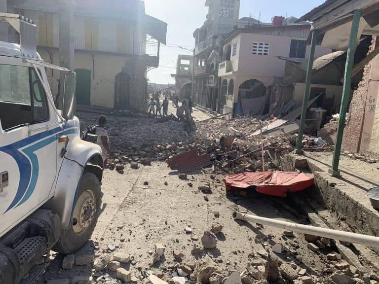 Número de mortos após terremoto no Haiti se aproxima de 1.300