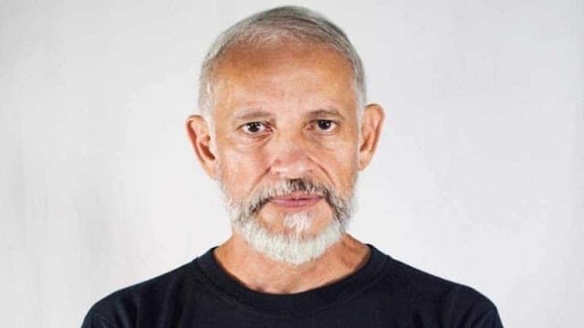 Professor é encontrado morto com mãos e pés amarrados e tinha uma corda no pescoço
