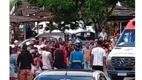 Ibirataia: Jovem é baleado no centro comercial