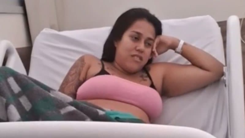 Mulher sente dor de barriga, vai ao hospital e "ganha" bebê