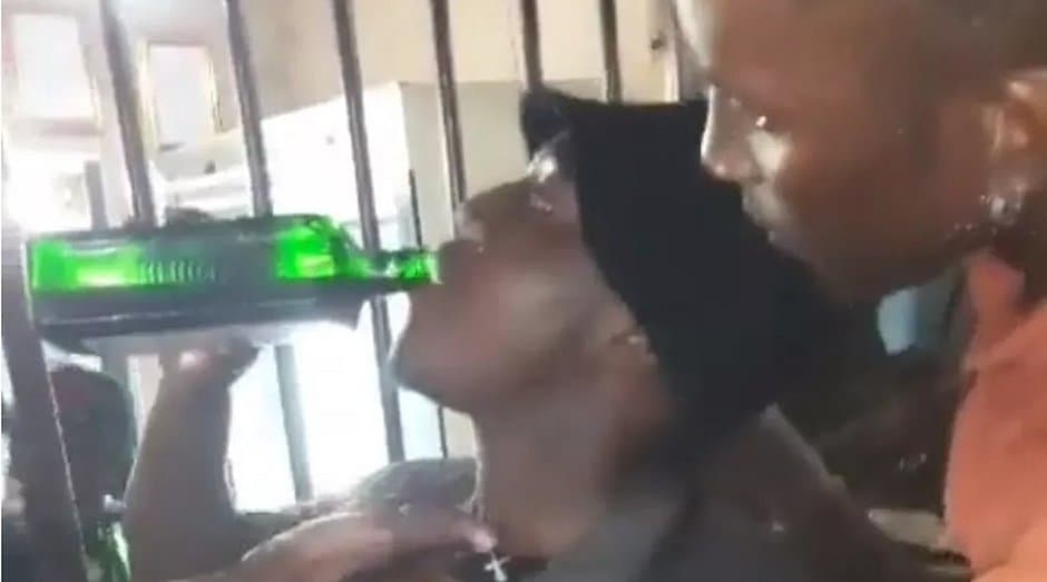 Homem morre após beber 1 litro de licor em desafio com amigos