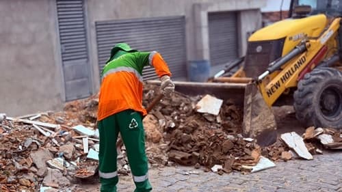Ipiaú: Programa Cidade Mais Limpa beneficia ruas do bairro Irmã Dulce