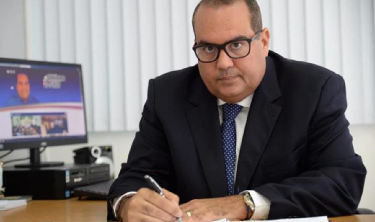 Mensagem do governador é um deboche com a cara do povo da Bahia", diz Sandro Régis