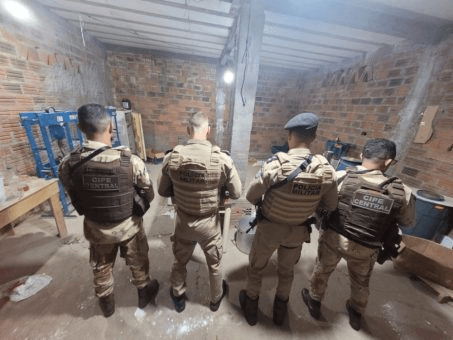 Polícia desmonta laboratório de cocaína em Jequié; dois suspeitos morrem em ação policial