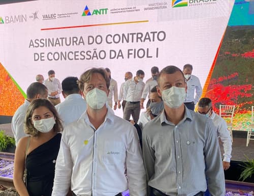 Barra do Rocha é representada na assinatura de contrato de concessão da FIOL 1