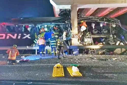 Acidente com ônibus em rodovia no interior de SP deixa 10 mortos e 23 feridos