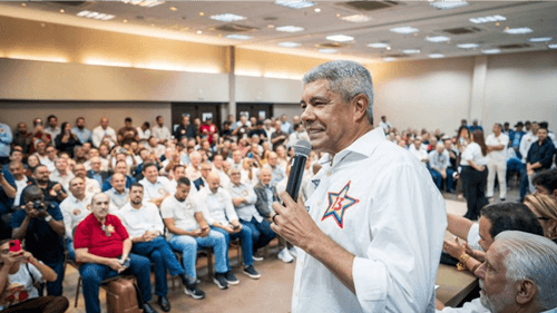 Jerônimo reúne mais de 300 prefeitos aliados em Salvador para alinhar campanha