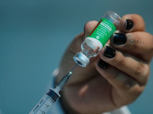 Fiocruz recebe insumos para produzir 12 milhões de doses de vacina contra a Covid-19