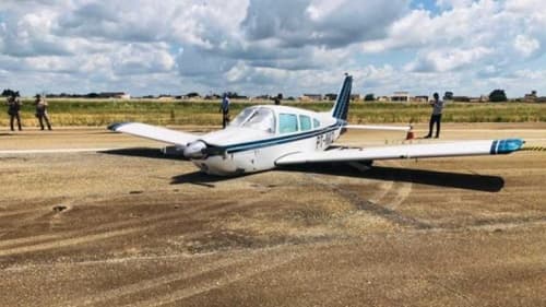 Avião aterrissa no aeroporto antigo e danifica trem de pouso em Conquista