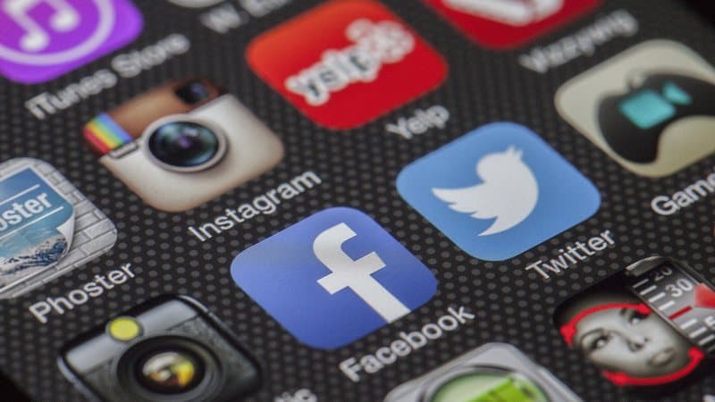 Advogada explica como ficam as redes sociais após a morte do titular