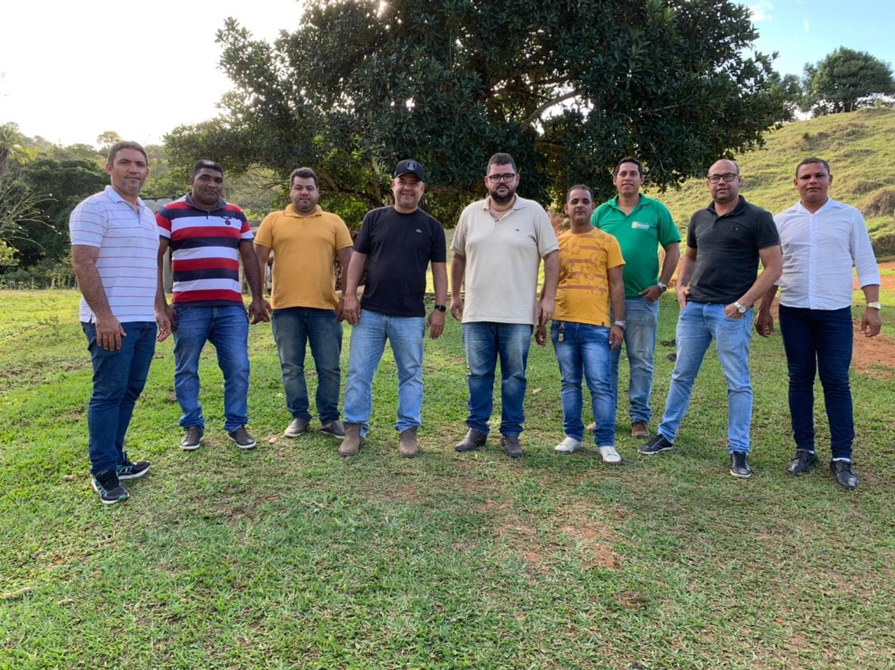 Ravi Machado acompanha trabalhos de patrolamento e encascalhamento das estradas da zona rural do município