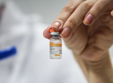 Coronavac deve ser usada só em crianças e adolescentes, anuncia Queiroga