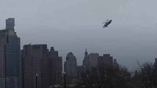 Queda de helicóptero no Rio Hudson mata seis