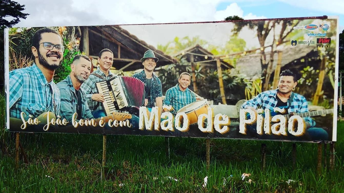 Banda Mão de Pilão o autêntico forró pé de serra da Bahia está com sua agenda aberta para o São João 2023