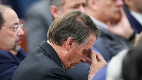 Bolsonaro presta depoimento à Polícia Civil sobre arma apreendida com agente do GSI