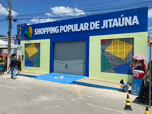 Jitaúna: Prefeito Marcelo Pecorelli inaugura oficialmente Shopping Popular