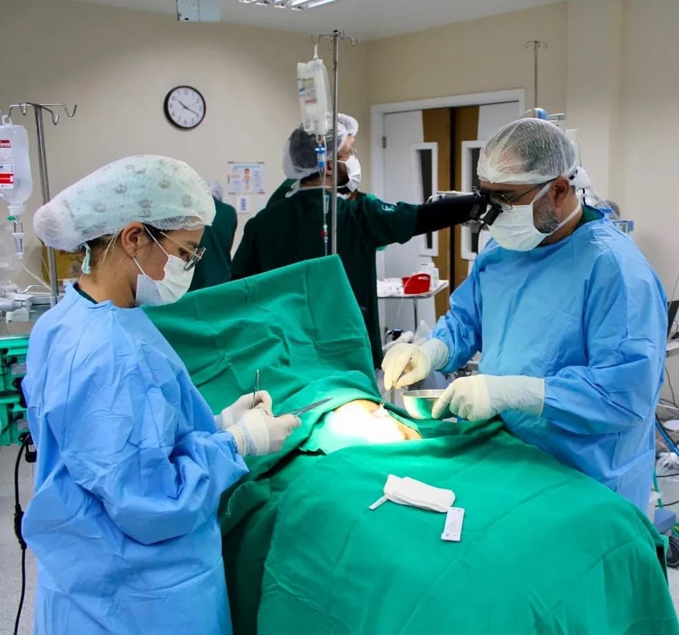 Menino de 4 Anos com Malformação Rara Passa por Cirurgia de Reconstrução Genital na Bahia