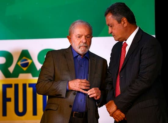 Deputados enviam ofício ao presidente Lula pedindo a demissão de Rui Costa