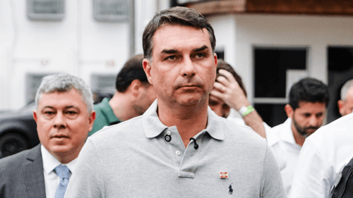 Flávio Bolsonaro tem registro de candidatura presidencial impedido após aparecer filiado ao Missão