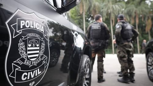 Polícia realiza operação contra produtora ligada a filme sobre Bolsonaro