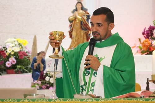 Padre Nilson: Uma jornada de serviço e compromisso religioso de Ibirataia a Barra do Rocha