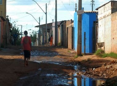 Pessoas mais pobres têm doenças crônicas 10 anos mais cedo, diz estudo