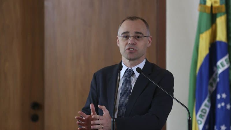 Plenário do Senado aprova nome de André Mendonça para o STF