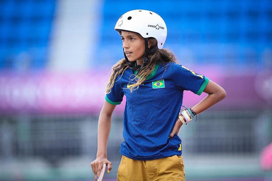 Aos 13 anos, Rayssa Leal leva medalha de prata na final do skate feminino